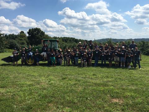 Sunovion Employees volunteer at Davidian Farm